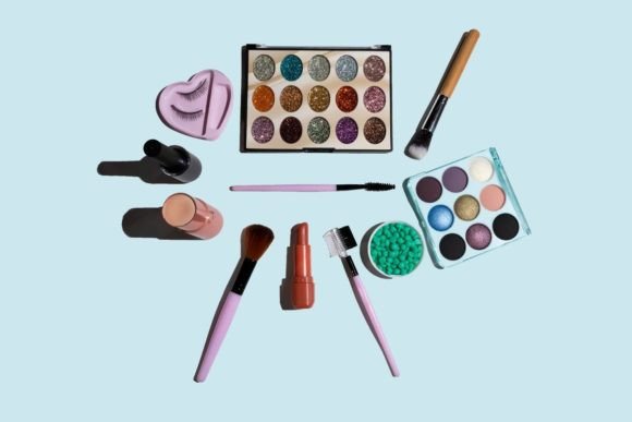 The Art of Presentation: Why a Set of Decorative Cosmetics Brush Changes the Game